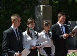 Ведучі святкового мітингу